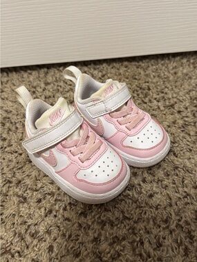 Nike Toddler White and Light Pink Velcro Sneakers